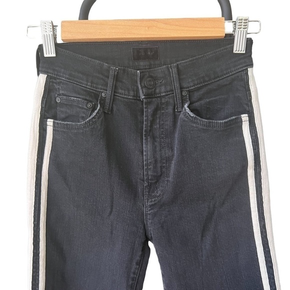 MOTHER Insider Crop Step Fray in Guilty Pleasure - Picture 5 of 9